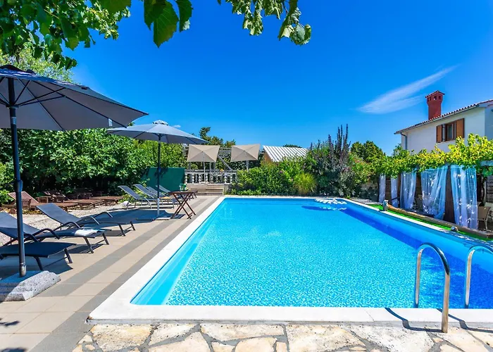Tomani With Xxl Pool